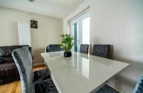 Spacious 6BDR House By Hyped Properties Short Term Rental Agency With Free Parking Bilston - Foto 17