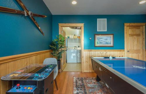 2 Cabins ~ Sleeps 22 ~ 100 Feet Apart ~ Ski in out - Foto 52