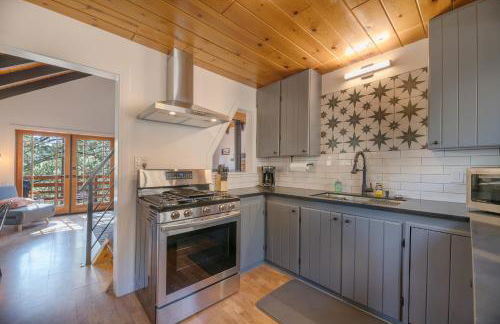 Forest Escape - Situated on the quiet side of the lake, nicely decorated contemporary cabin! - Foto 12