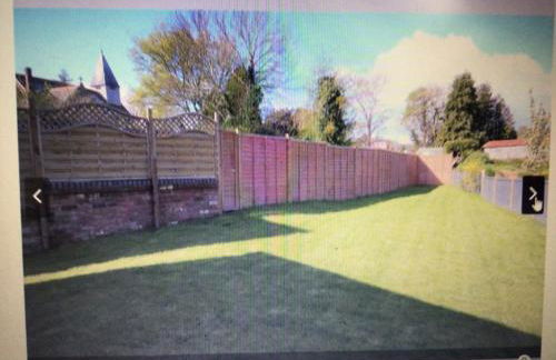 Luxurious 3 bedroom house now with FULL FIBRE INTERNET Shangri la in village of Alfrick with driveway parking for 3 cars in an area of outstanding natural beauty, superb walking,close to Worcester, Malvern showground, theatre, Malvern hills, dogs welcome - Photo 23