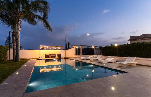 Deep Blue Sea - Photo 17