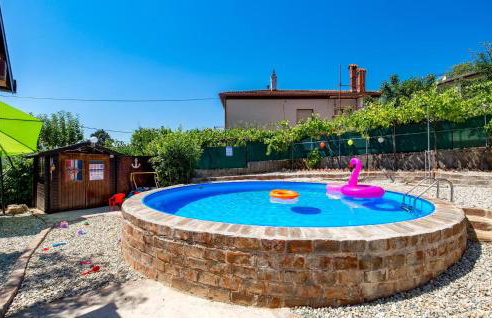 5 Bedroom Amazing Apartment In Viskovo - Photo 12