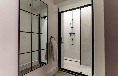 Tiny House, Stunning 1 Bed, Super King, Freestanding Bath, Parking - Foto 44