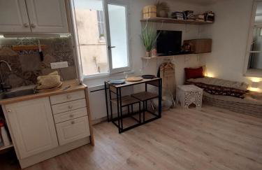 Hyères studio refait à neuf dans la cité médiévale - Foto 6