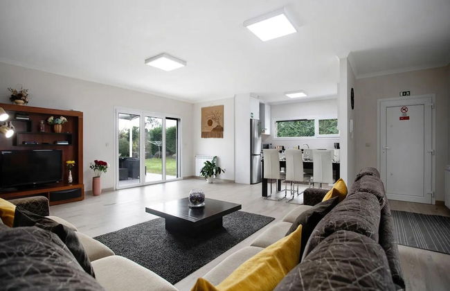 Alluring Villa in Salir de Matos near Coast - Foto 8