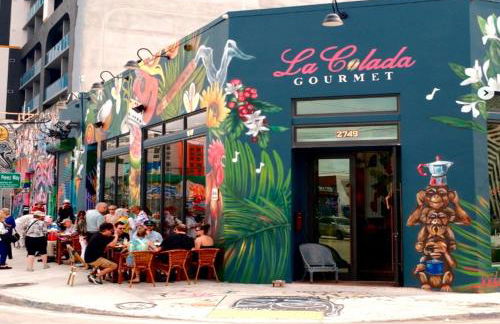 Balcony 2BR Apartment with Free Parking near Freedom Park & Brickell - Foto 53