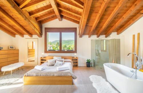 Acogedora casa rural con jardín próxima a Pamplona - Foto 1