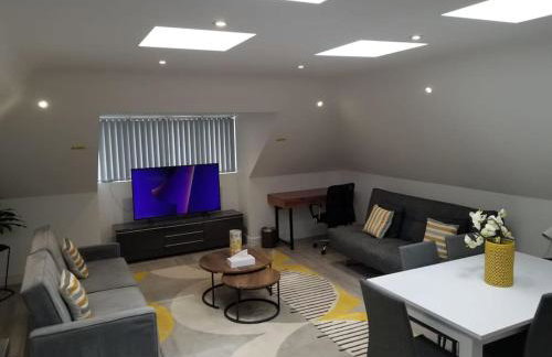 Orchid Lodge - Two Bed Generous Flat - Parking, Netflix, WIFI - Close to Blenheim Palace & Oxford - F4 - Photo 21