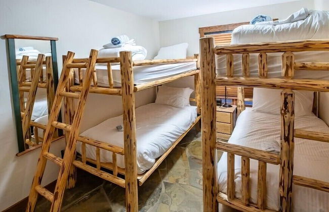 Snow Creek Cabins by Fernie Lodging Co. - Photo 17