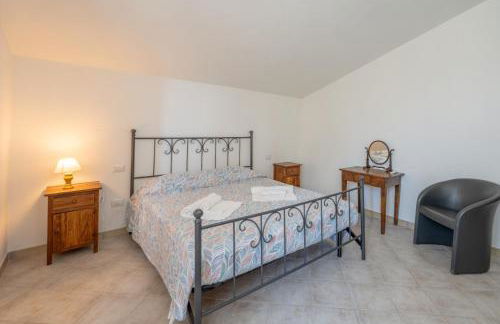 Villa San Lorenzo - Hilltop Villa With Private Pool, Jacuzzi & AirCO - Photo 64