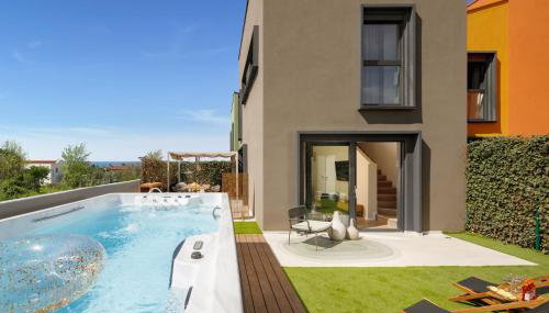 "CASA BELLA VITA" with large SPA and counter-current swimming near the beach! - Foto 2, Garden, sunbed