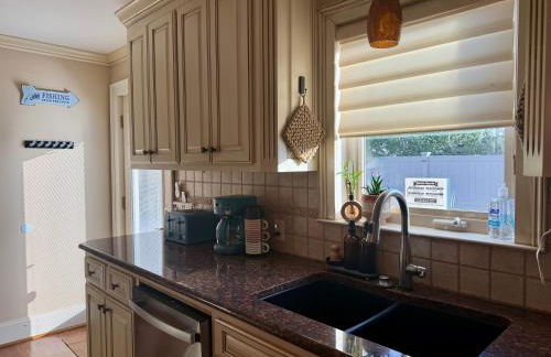 Private Heated Pool - Sound to Shore - 1930s Tudor - Foto 23