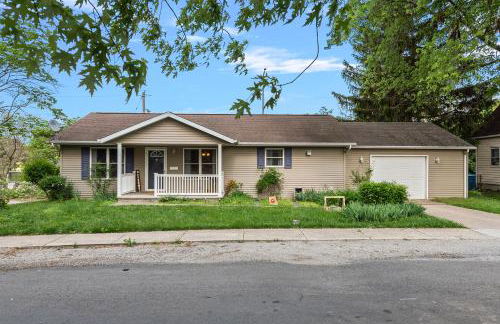 Modern Bungalow Home with Mid-Century Flair - Photo 30