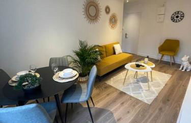 Le Sunny-hyper centre -proche gare - Paisible -WIFI HD -NETFLIX-Idéal couple business et famille - Foto 1