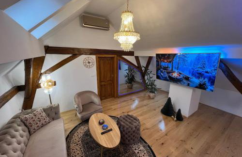 La Luna Royal Deluxe Luxury House with Pool & Jacuzzi, Bikes and Secured Parking - Photo 21