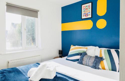 Cozy 3-Bed Retreat Near Manchester Airport Ideal for Families & Groups - Foto 26