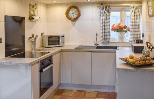 Swallows Nest - Photo 10