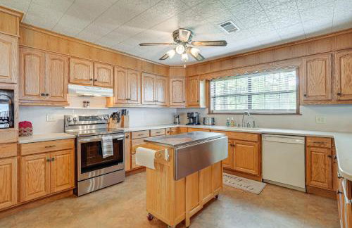 Lakefront Gem with Boat Dock and Fishing Pier in Many - Foto 7