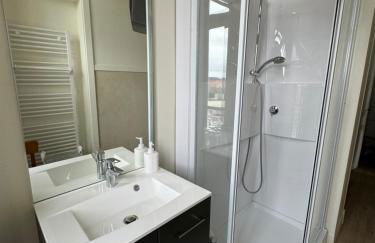 Sunny Apt on D-Day Beach with Parking - Foto 27