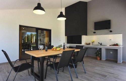 Villa Radola - Photo 12