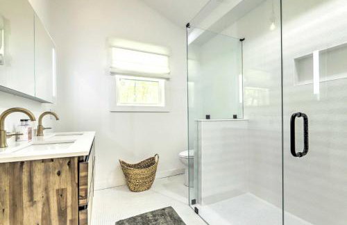 Modern Escape with Fire Pit, Near Lake Waramaug - Foto 13