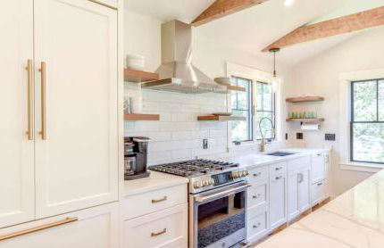 Renovated kitchen less than 2 miles to Beach! - Foto 5