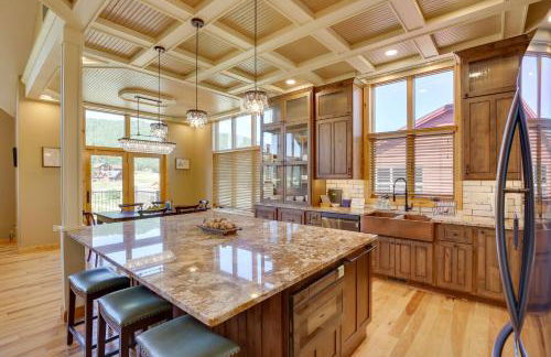 Hot Tub and Golf Course Views Luxe Sturgis Home! - Foto 9