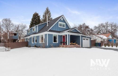 Cozy Farmhouse w Treehouse Fire Pit 1 Mile to Beach Close to Skiing Adventures 1226 - Foto 39