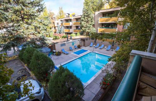 Renovated Riverfront 3 BR, 2 BA with Pool - Walk to Town! - Foto 38