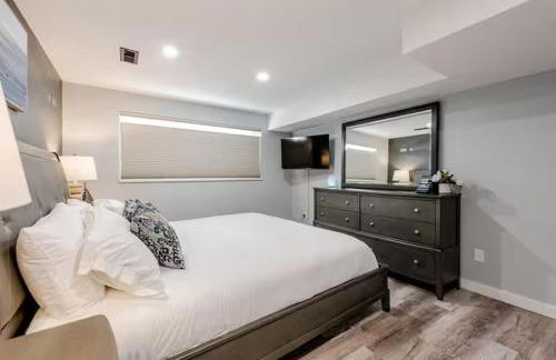 4 Bedrooms and 5 Beds with Game Room Only 5 min Drive to College and Perfect for Family's - Foto 25