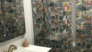 Martina 3 y 4 - Foto 4, Shower