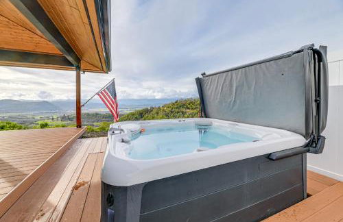 Dreamy Hilltop View Roseburg Retreat with Hot Tub! - Foto 2