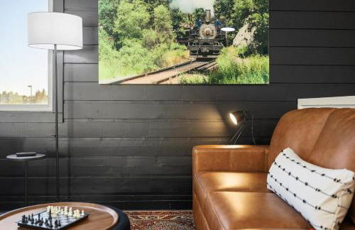 Fireside Haven - Hot Tub & Downtown Walkable - Foto 6