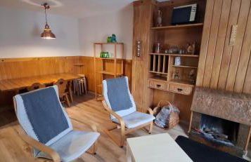 Peña del viento a pie de pistas estación San Isidro - Foto 2