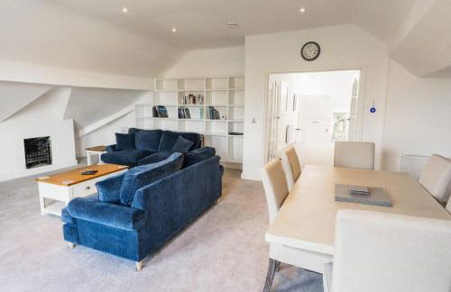 Prime Location Steps from Royal Liverpool Golf - Foto 3