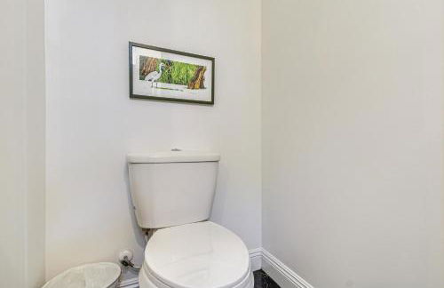 Porch with Swing and Kayaks Rural Mississippi Retreat - Foto 16