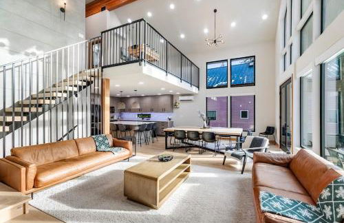 LUXE Hyak Retreat with Sauna, Hot Tub, Game Room, 6BR - Foto 11