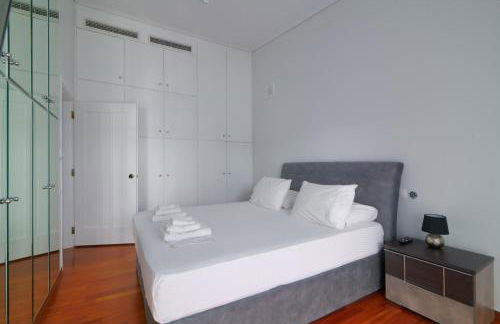 Luxury Villa with Pool, BBQ & Garden in Vouliagmeni - Foto 17