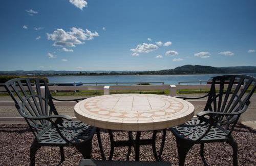 Shore View Cottage - Photo 1