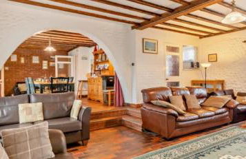 HOXNE HOUSE WEYBOURNE,N Coast sleeps 14 5 bedroom j72 - Photo 1