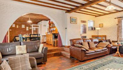 HOXNE HOUSE WEYBOURNE,N Coast sleeps 14 5 bedroom 5car parking,encl garden, less for weeks ask - Foto 1