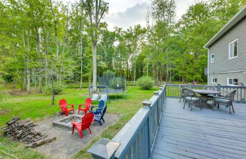 Large Yard with Pond Family Retreat in New Albany! - Foto 36