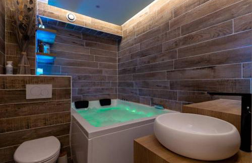 LE QUINTESSENCE: Balnéo & Luminothérapie + parking - Photo 4