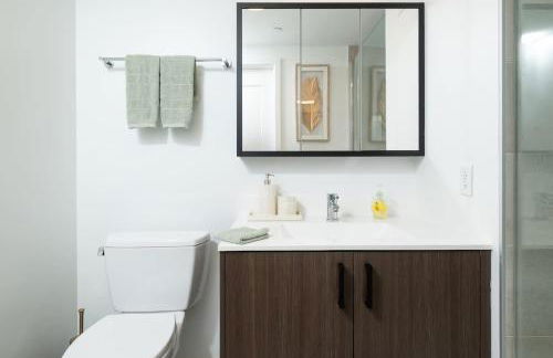 Central Serene Penthouse w King bed GYM Parking - Foto 37