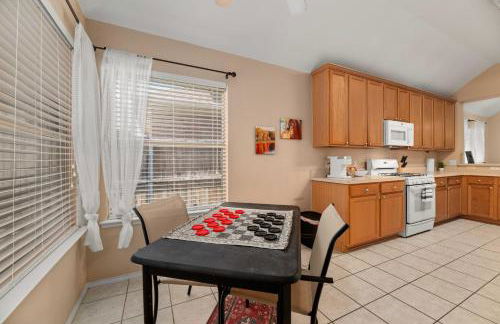 Relaxing 3BR 2BA Oasis - Hot Tub & 5 Beds! - Foto 7