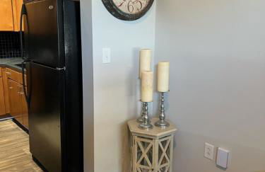 Uptown Townhouse Studio Apartment -WiFi-10 min walk to Spectrum Center - Foto 7