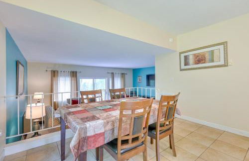 Lake George Townhome with Deck 2 Mi to The Outlets! - Foto 8