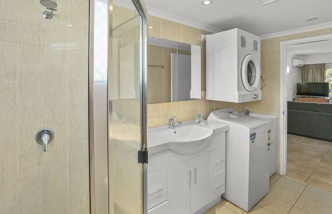 Agincourt Beachfront Apartments - Photo 41