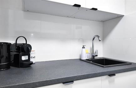 ALFA Stuttgart 2Z-Apartment 4 Betten SmartTV WLAN nahe Wasen Daimler l Bad & Küche l 2BR 4 beds kitchen bathroom - Foto 9