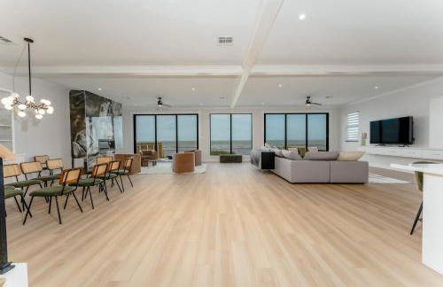 Waterfront Home with Pool Spacious Bay , Sleeps 16 - Foto 6